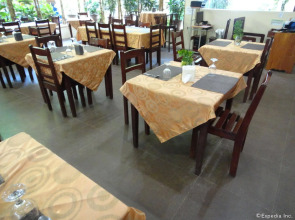 Blue Lagoon Inn & Suites