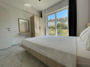 Kaş Eylül Suit Apart