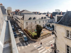 Hôtel Corneille - Entrée autonome, réception en ligne -Encore Mieux