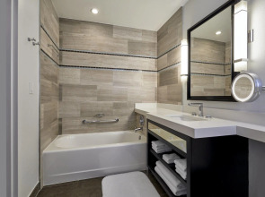 Loews Miami Beach Hotel – South Beach