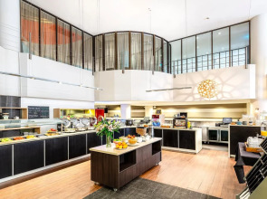 ibis Melbourne Hotel and Apartments