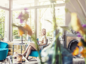 Carlton Square Hotel