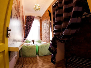 Отель Амплуа 