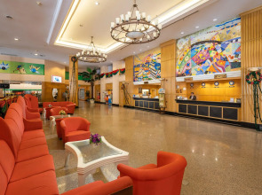 Jomtien Palm Beach Hotel And Resort