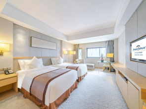 Howard Johnson IFC Plaza Ningbo