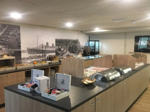 Rotterdam Teleport Hotel