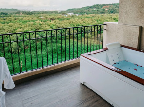 Holiday Inn Goa Candolim by IHG