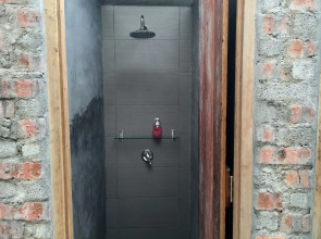 The Frame Guesthouse - Hostel