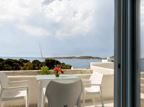 Stratos Studios & Apartments