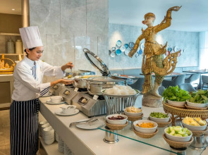 Novotel Phuket City Phokeethra Hotel