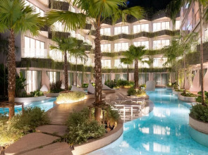 Panwaburi Beachfront Resort