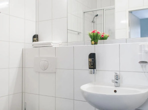 Mikon Eastgate Hotel