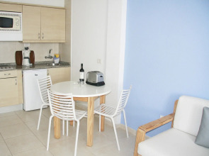 Aparthotel Playa del Sol - Adults Only