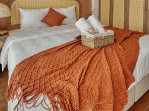 iRest Orange Tay Ho Lakeside Apartment