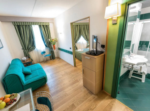 West Point Airport Hotel