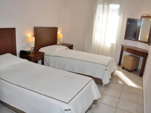 Отель Siesta Beach & Apart