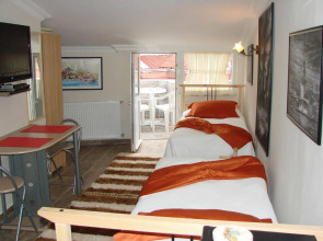 Tom Square Boutique Hotel