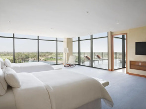 VOGO Abu Dhabi Golf Resort & Spa