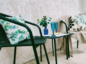 Солнечный эвкалипт на улице Крылова