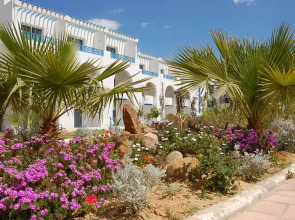 Cyclamens Hotel Mechmoum