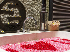 Le Grande Bali Hotel