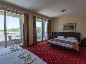 Dolphin Resort Hotel & Conference