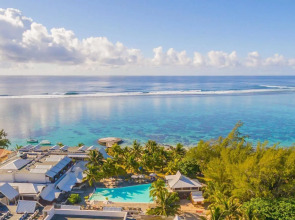 Le Peninsula Bay Beach Resort