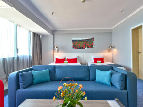 INTERNATIONAL Hotel Casino & Tower Suites