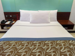 Microtel by Wyndham Mall of Asia