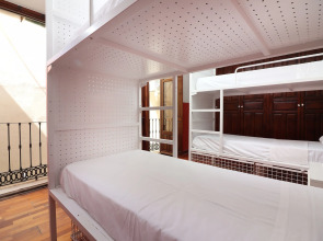 Feel Hostels City Center