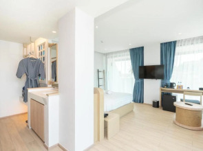 Panwaburi Beachfront Resort