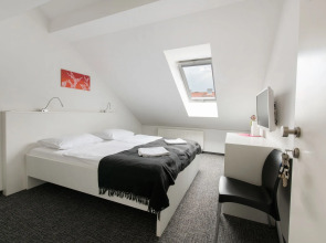 Tia Apartments and Rooms