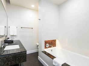 Chatrium Hotel Riverside Bangkok