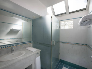 Al Bander Hotel & Resort