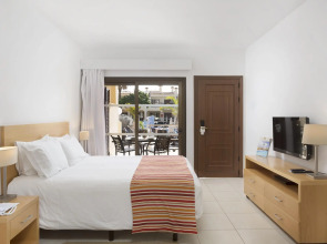 Royal Sunset Beach Club