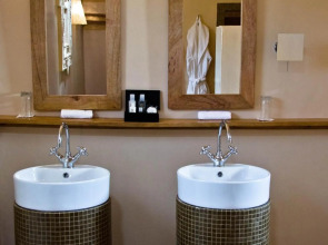 Gold Zanzibar Beach House & Spa