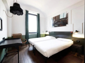 Hostel Generator Rome