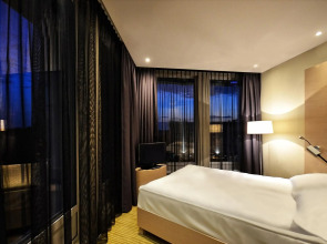 Sound Garden Hotel Airport