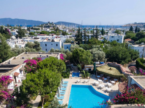 Moonshine Hotel & Suites