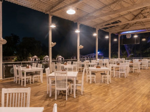 Foxoso La Beach Resort & Spa