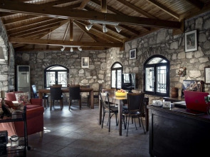 Artemis Selcuk Suites