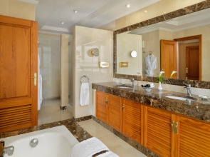 Отель Botanico & The Oriental Spa Garden