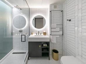 The Wayfarer Downtown LA, Tapestry Collection by Hilton