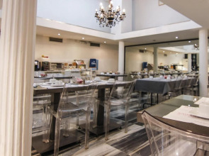 Petit Palace Plaza de la Reina