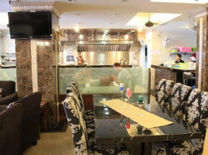 Maleez Lodge Hotel and Restaurant