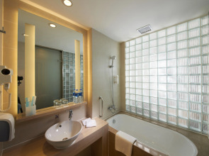 Holiday Inn Express Zhengzhou Airport by IHG