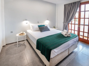 Jonathan City Apartments