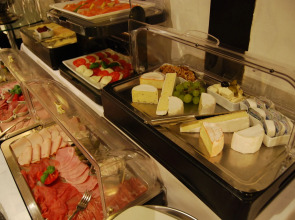 Dom Hotel Am Römerbrunnen