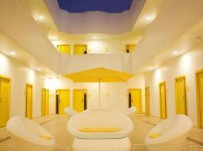 Bloomrooms @ New Delhi Railway Station