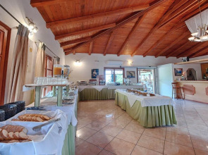 Sea View Village - Studios & Apartments